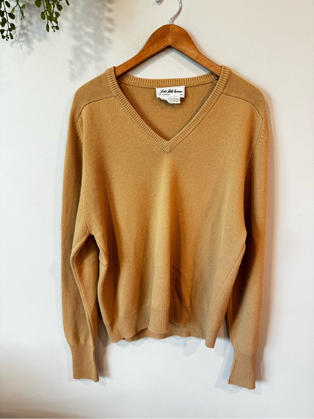 Saks Fifth Avenue Men’s Cashmere V-Neck Sweater in Camel